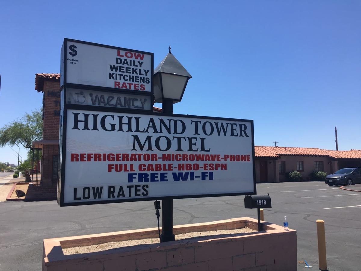 Highland Tower Motel 土桑 外观 照片
