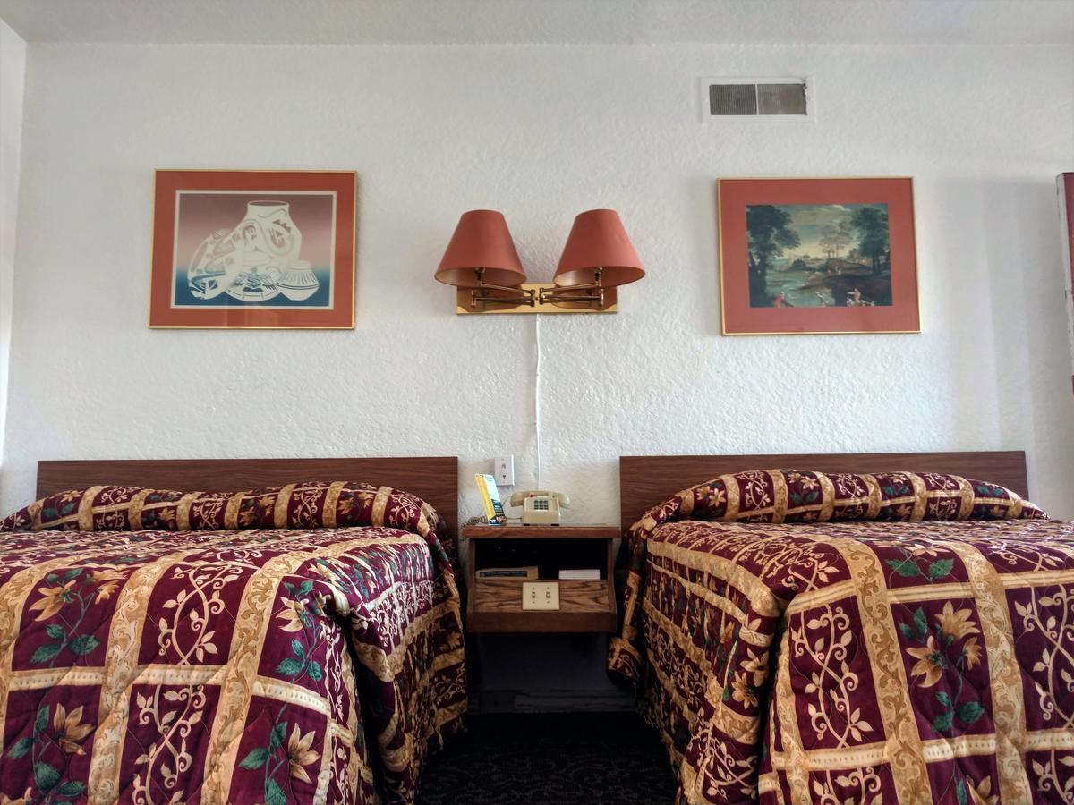 Highland Tower Motel 土桑 外观 照片