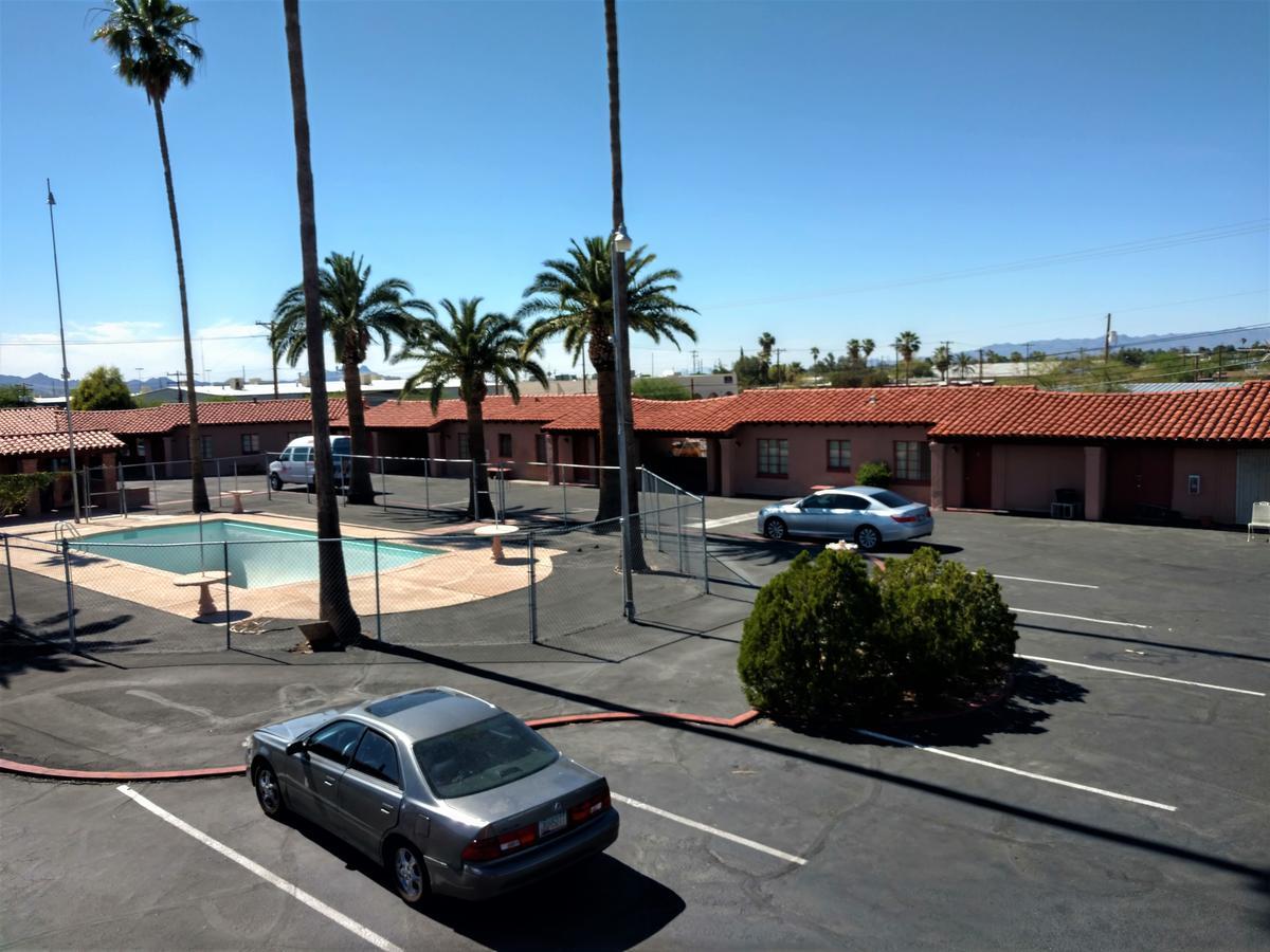 Highland Tower Motel 土桑 外观 照片