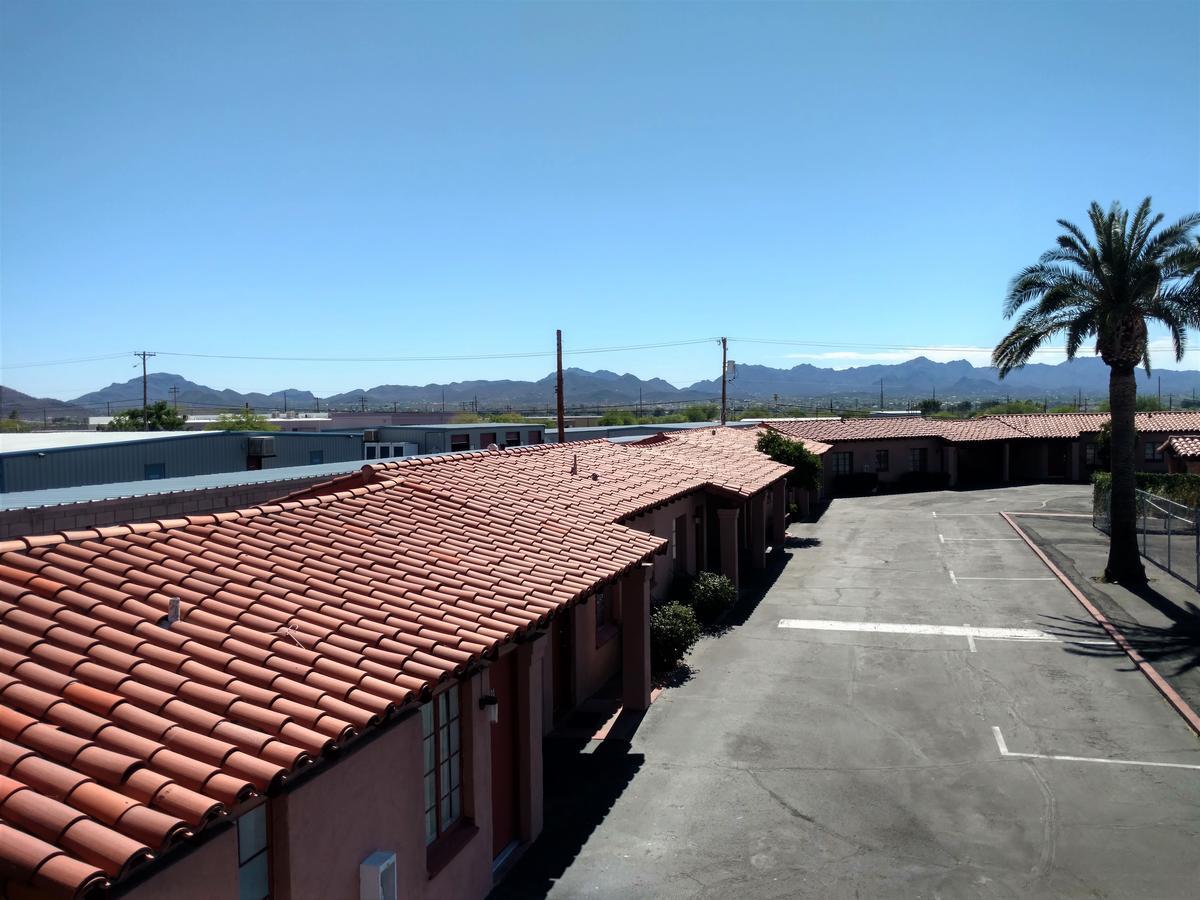 Highland Tower Motel 土桑 外观 照片