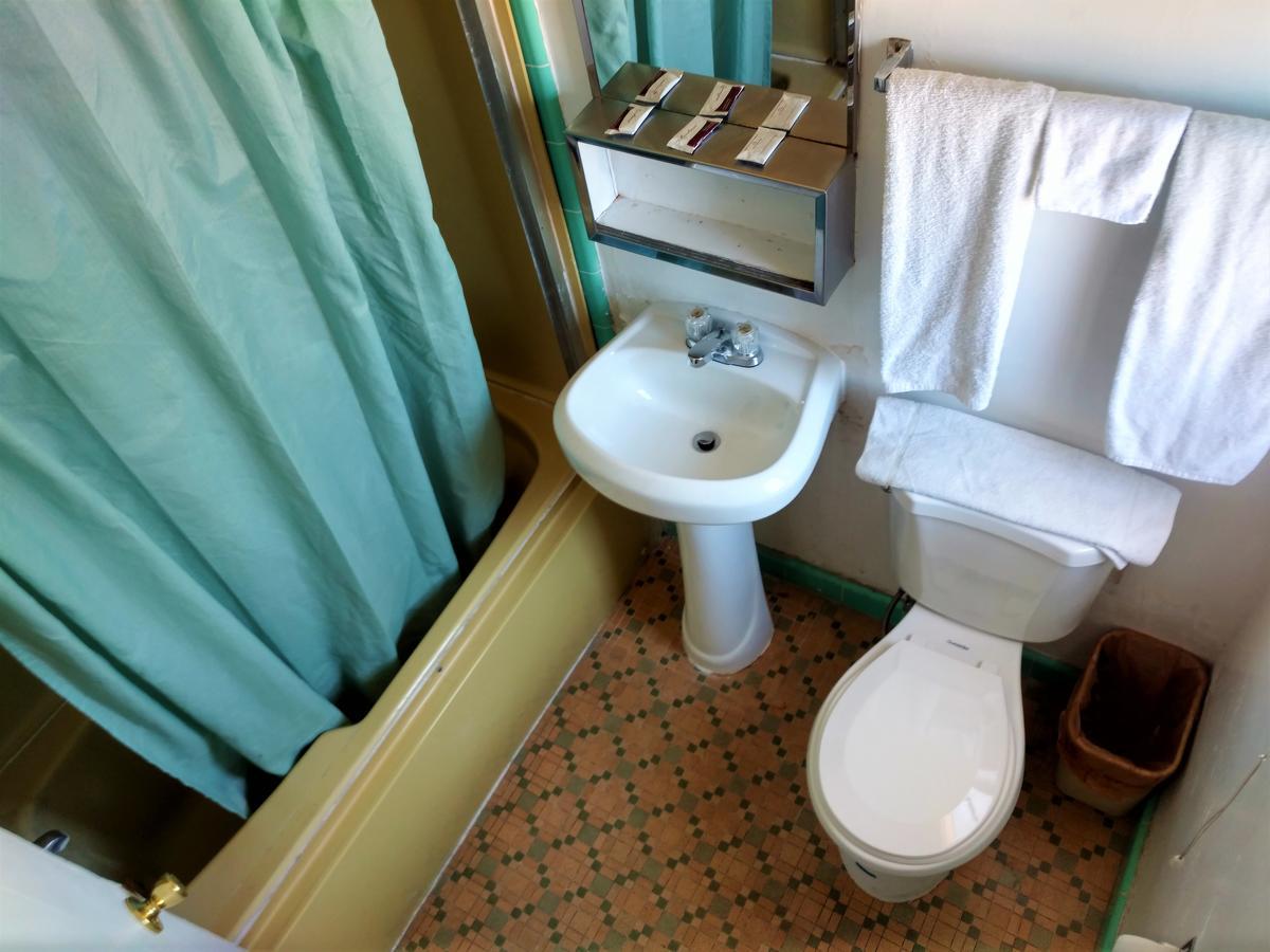 Highland Tower Motel 土桑 外观 照片