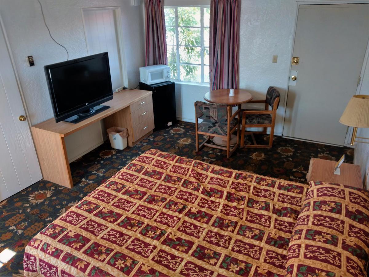 Highland Tower Motel 土桑 外观 照片